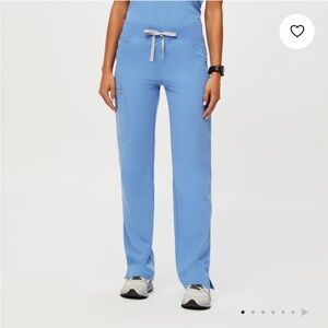 Figs Womens Kade Cargo Scrub Pants Size Medium - Ceil Blue